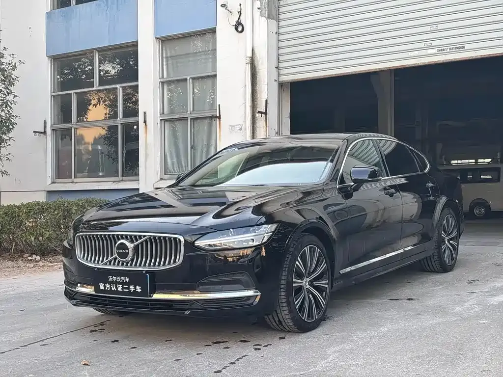 Volvo S90 — фото 1
