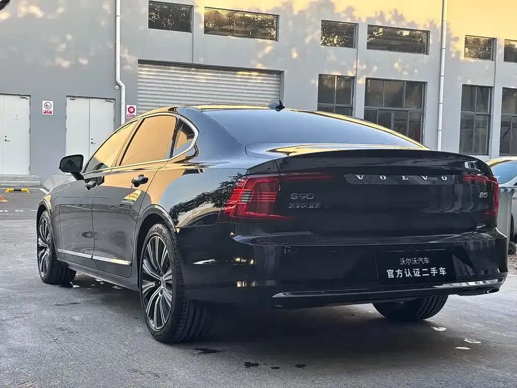 Volvo S90 — фото 7