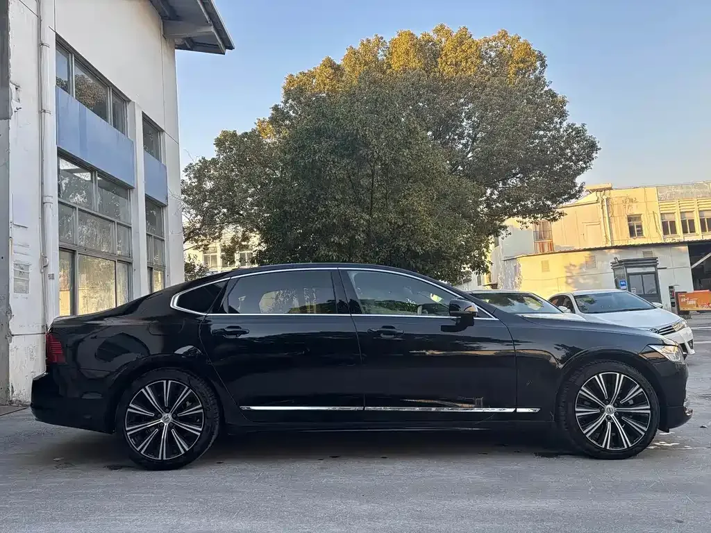 Volvo S90 — фото 4