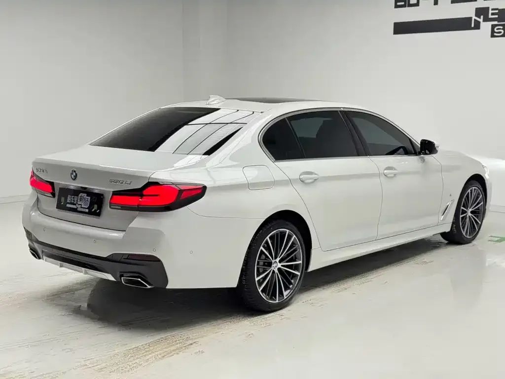 BMW 5 Series — фото 2