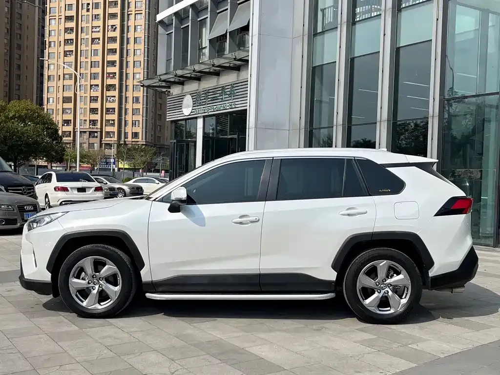 Toyota RAV4 2022 из CN, фото 5