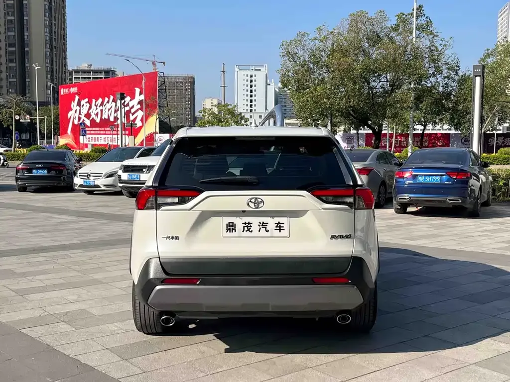 Toyota RAV4 2022 из CN, фото 3