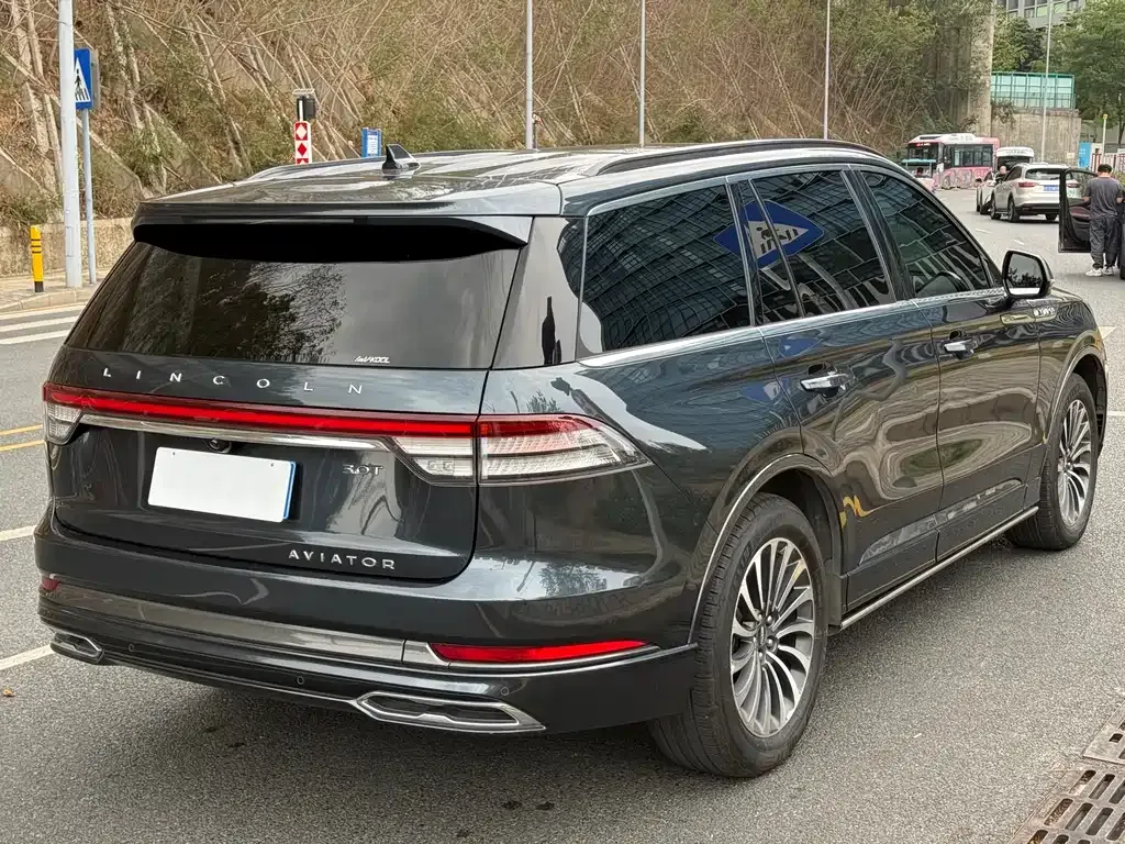 Lincoln Aviator 2023 из CN, фото 8