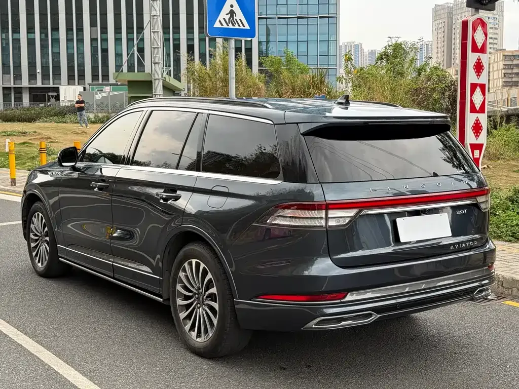 Lincoln Aviator 2023 из CN, фото 9