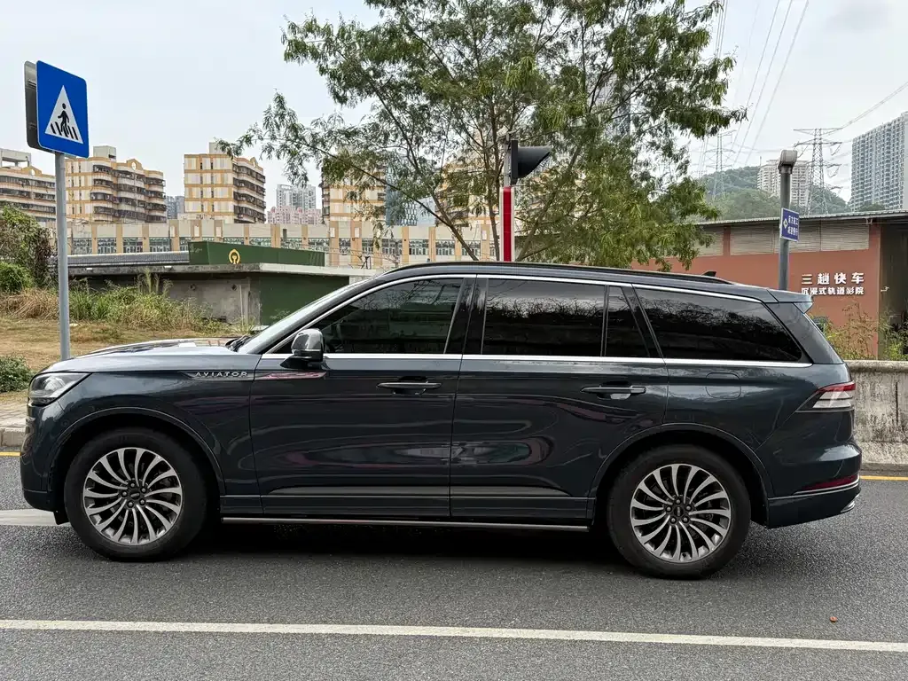 Lincoln Aviator 2023 из CN, фото 10