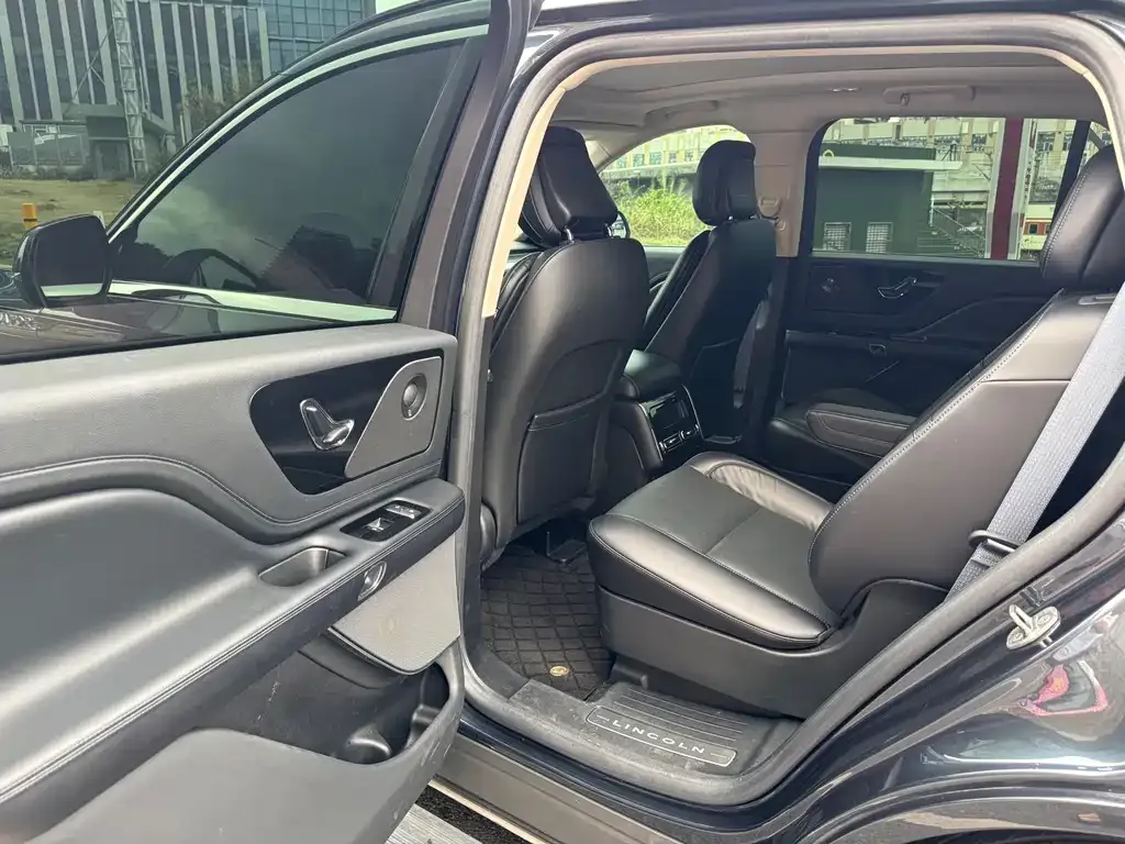 Lincoln Aviator 2023 из CN, фото 5