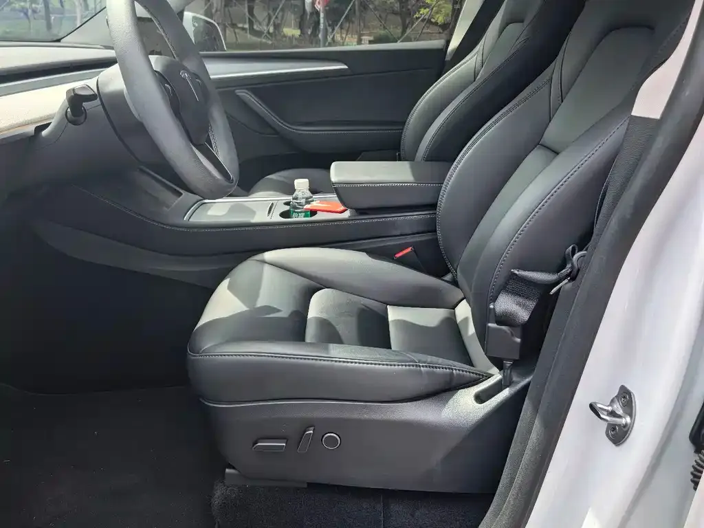 Tesla Model Y 2024 из CN, фото 7