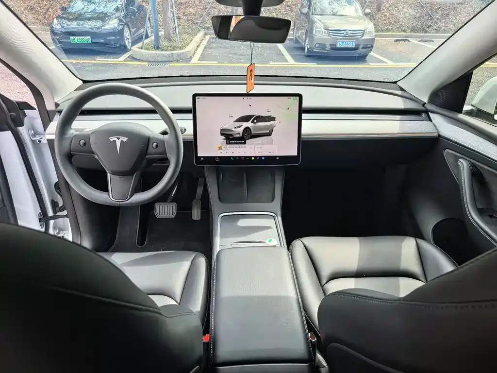 Tesla Model Y 2024 из CN, фото 3