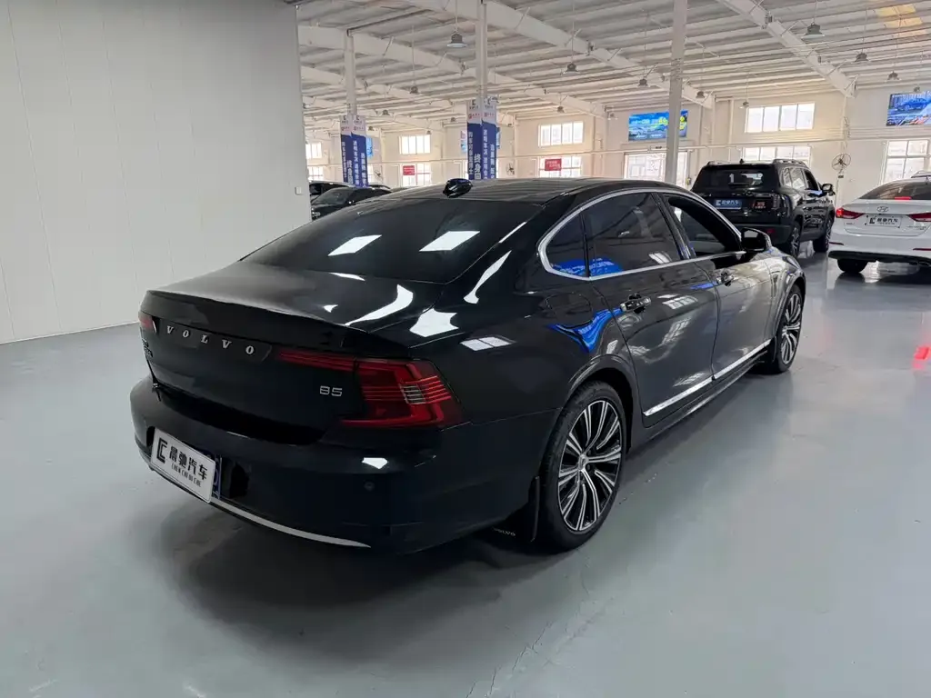 Volvo S90 — фото 6