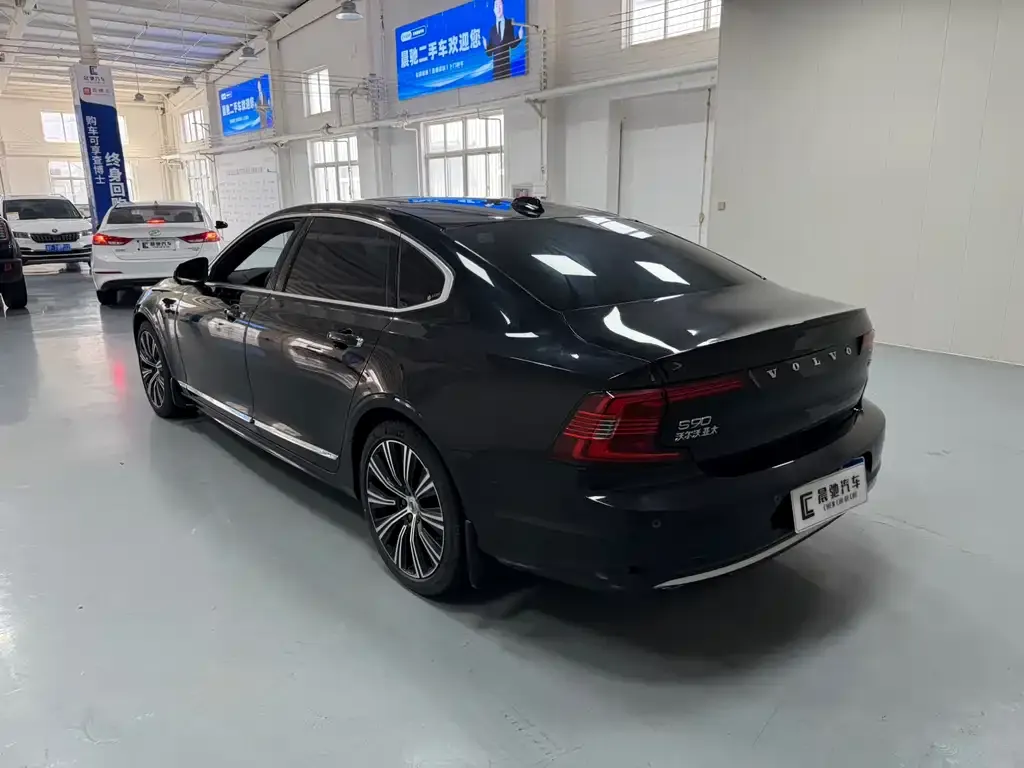 Volvo S90 — фото 4