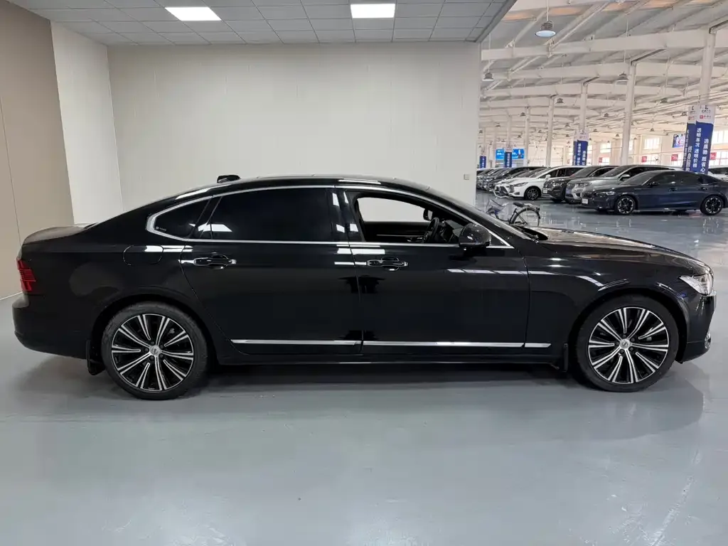 Volvo S90 — фото 7