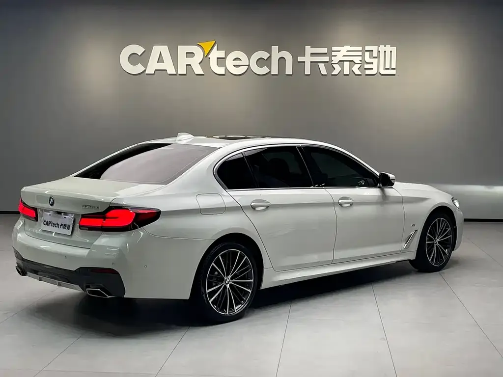 BMW 5 Series — фото 10