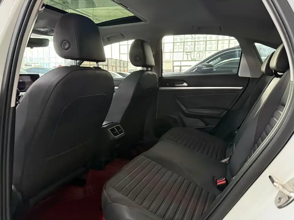 Volkswagen Lavida 2023 из CN, фото 2