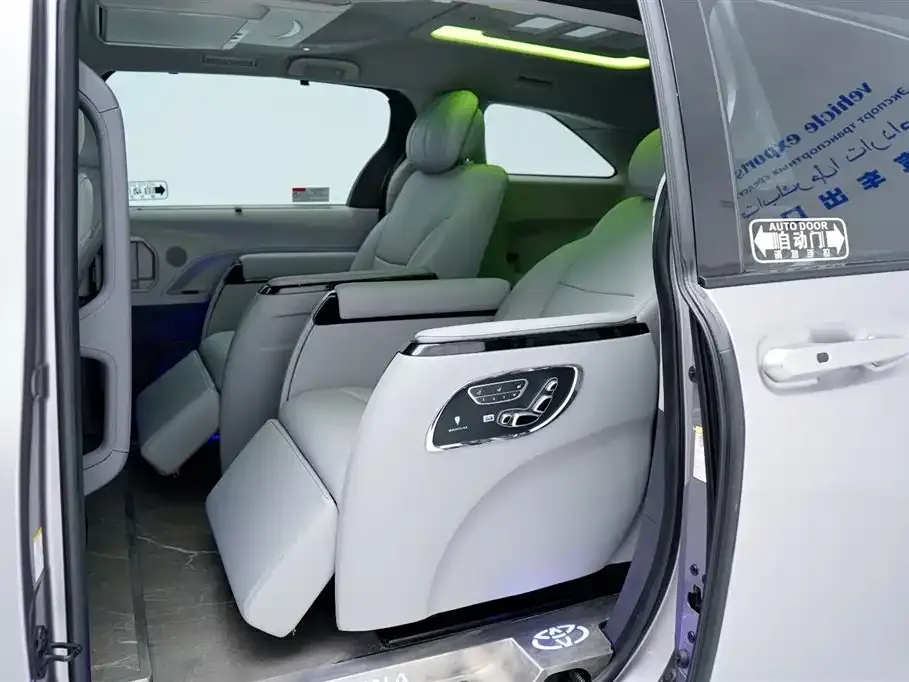 Toyota Sienna 2022 из CN, фото 10