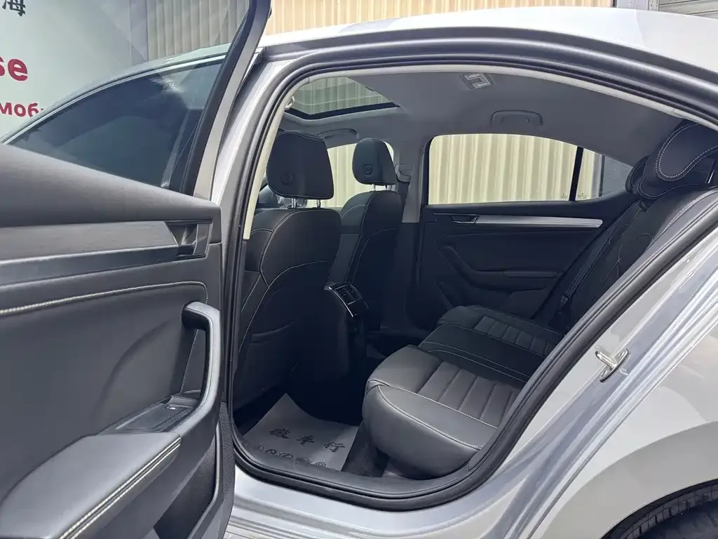 Skoda Superb 2024 из CN, фото 9