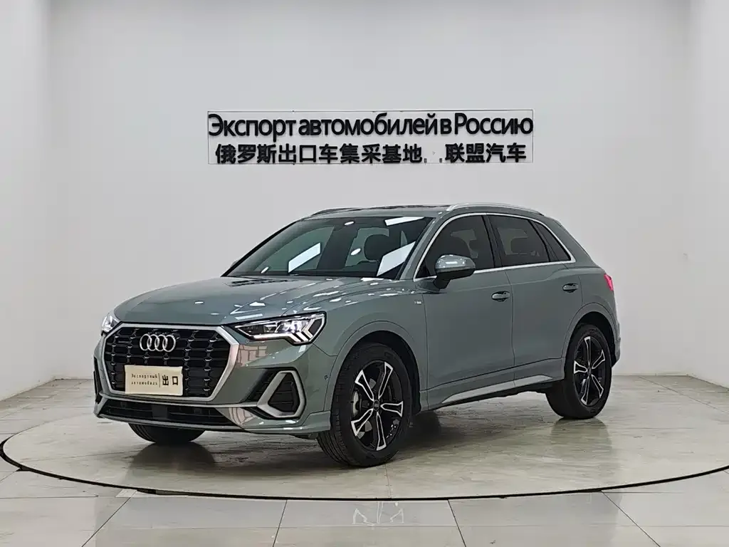 Audi Q3 — фото 1