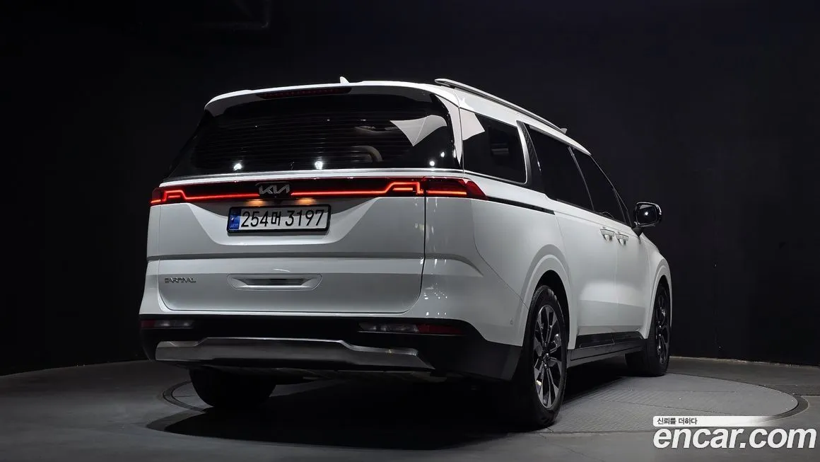 Kia Carnival — фото 10