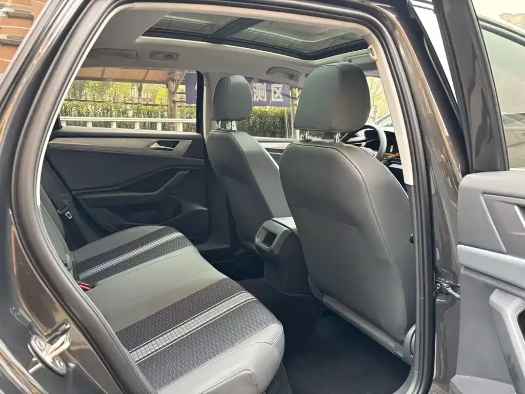 Volkswagen Sagitar 2025 из CN, фото 2