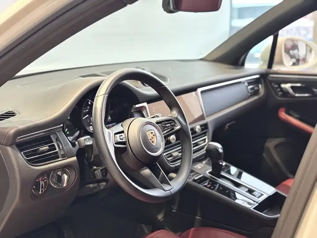 Porsche Macan — фото 10