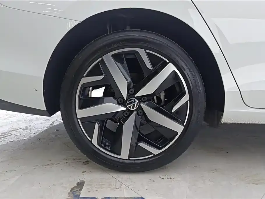 Volkswagen Lamando 2024 из CN, фото 10