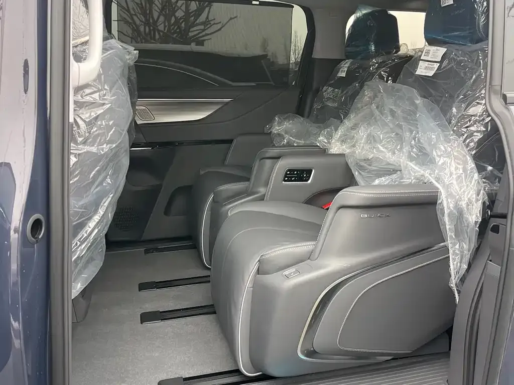 Buick GL8 2025 из CN, фото 6