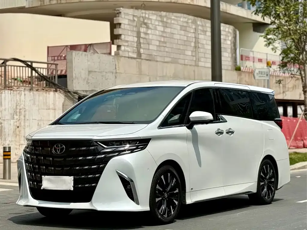 Toyota Alphard — фото 8