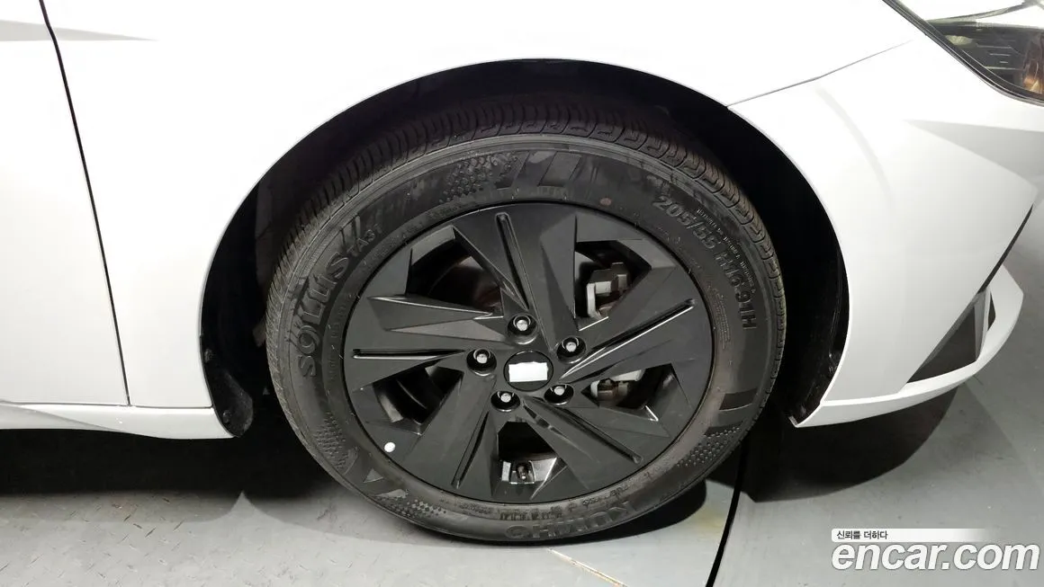 Hyundai AVANTE 2023 из KR, фото 2