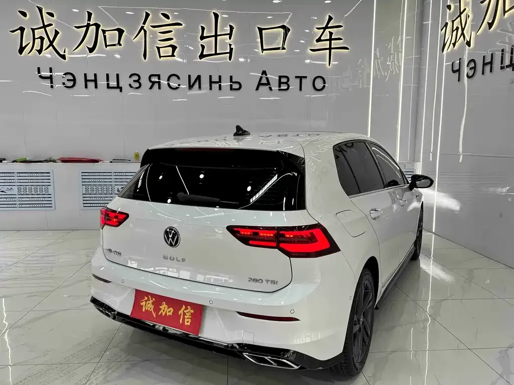 Volkswagen Golf 2023 из CN, фото 8