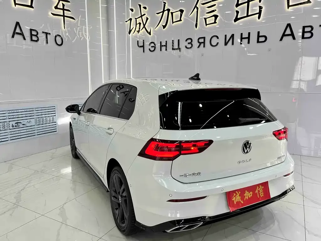 Volkswagen Golf 2023 из CN, фото 6