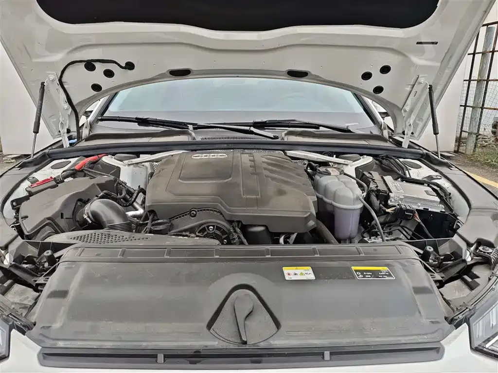 Audi A4L 2024 из CN, фото 4