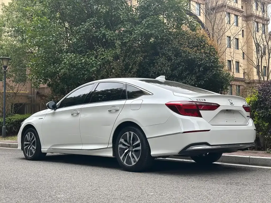 Honda Inspire — фото 10