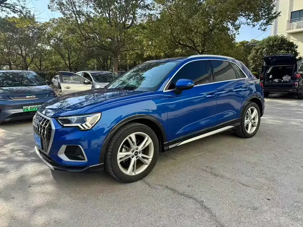 Audi Q3 — фото 1