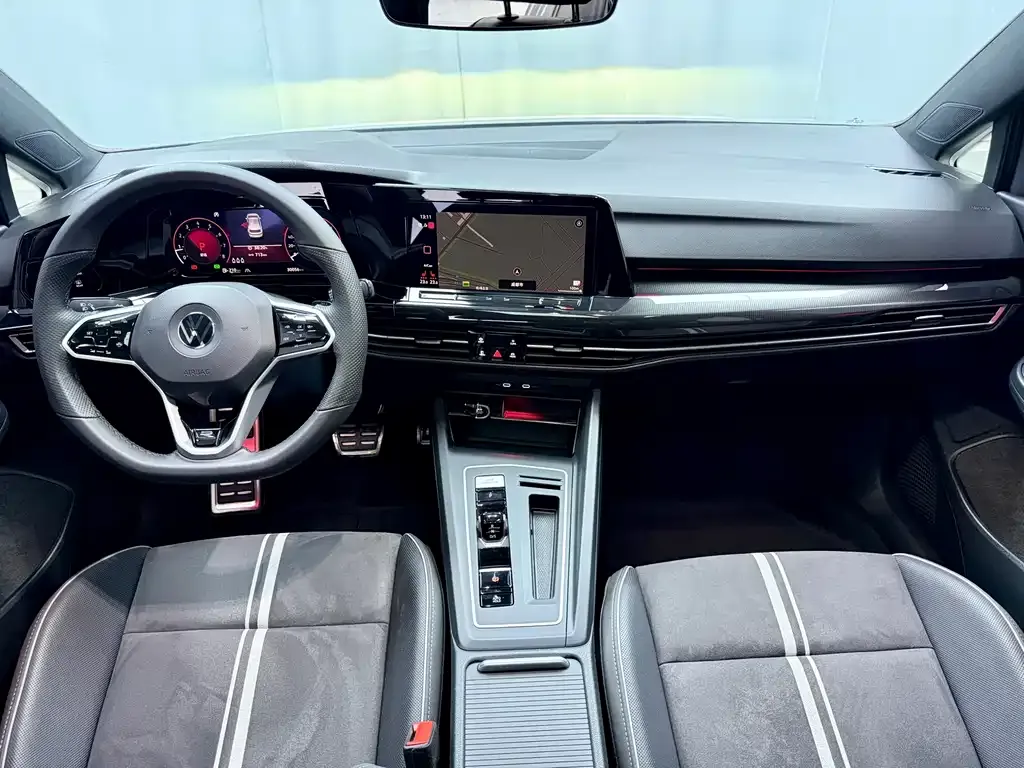 Volkswagen Golf 2023 из CN, фото 7