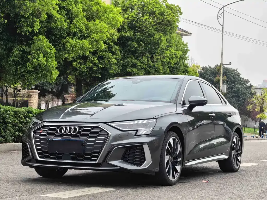Audi A3 — фото 1