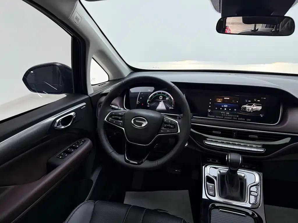GAC Motor Trumpchi M6 — фото 9