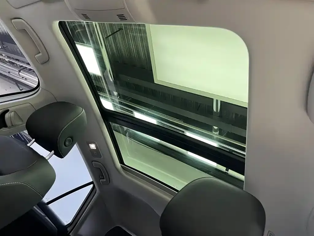 Volkswagen T-Roc 2023 из CN, фото 2