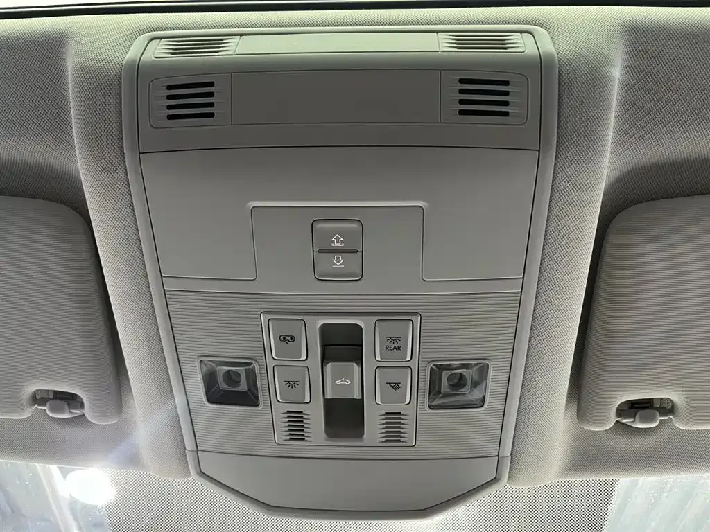 Volkswagen T-Roc 2023 из CN, фото 7