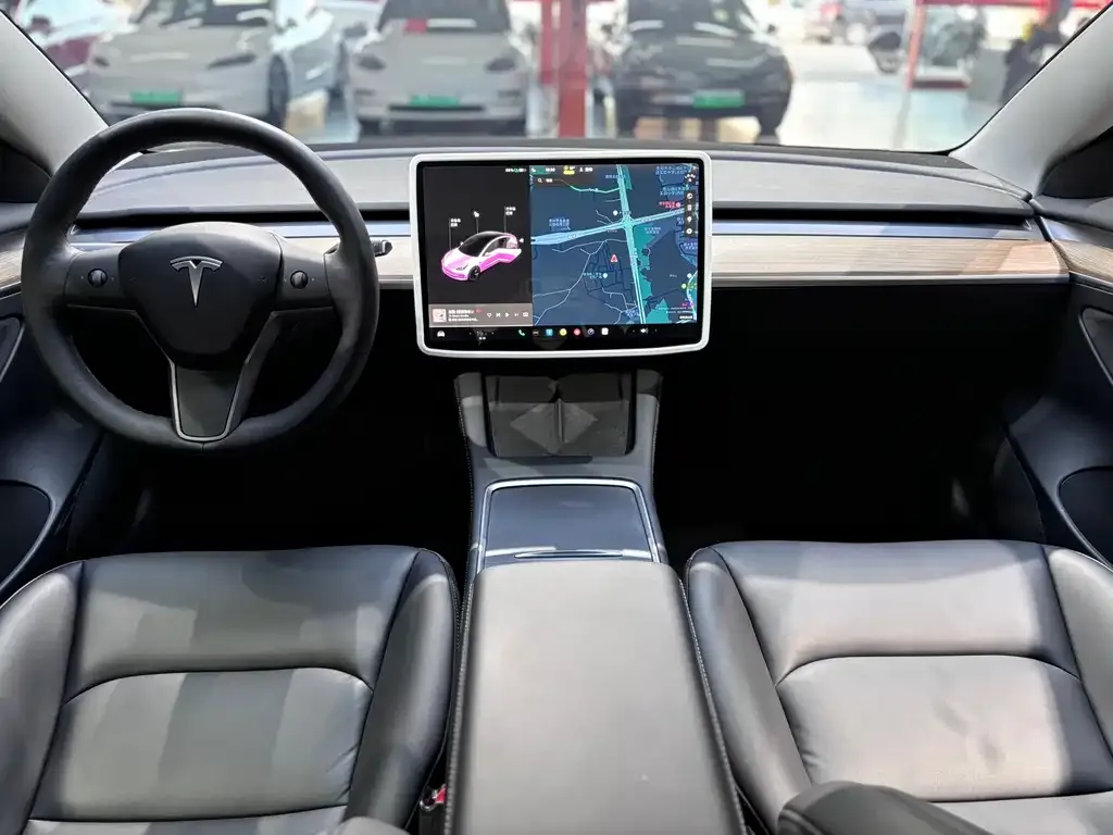 Tesla Model 3 — фото 5
