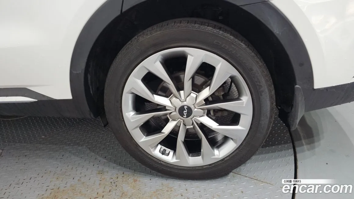 Kia Sorento — фото 8
