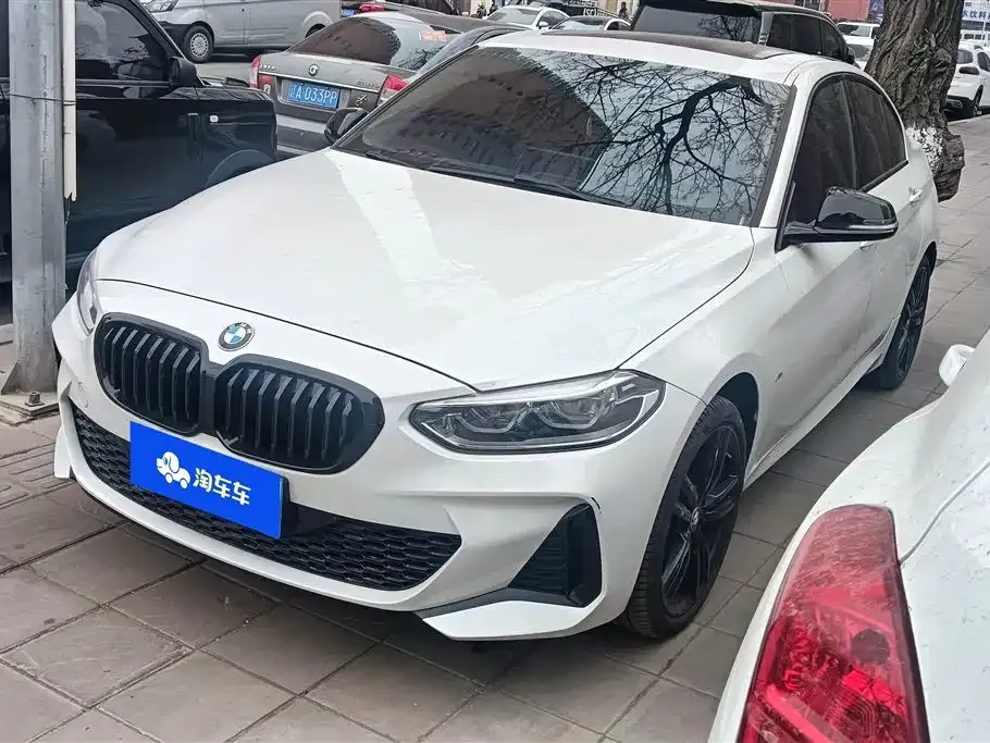 BMW 1 Series 2022 из CN, фото 1
