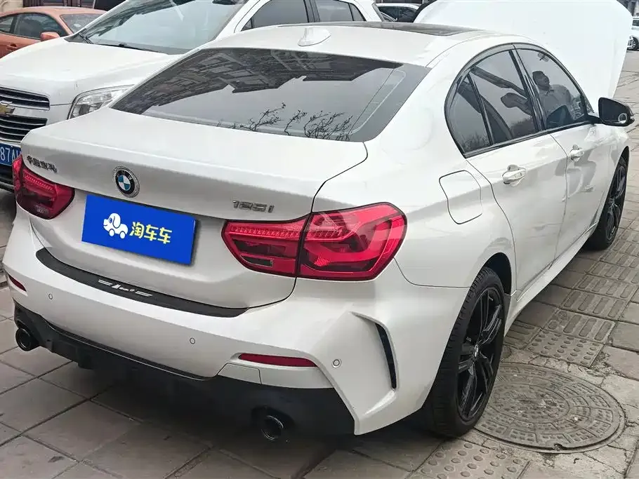 BMW 1 Series 2022 из CN, фото 3