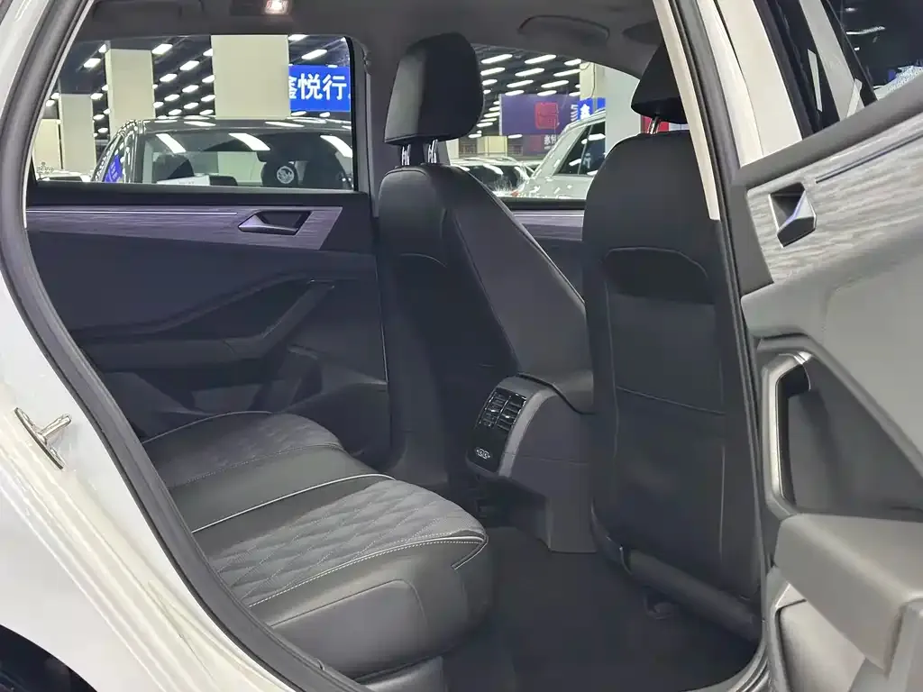 Volkswagen Sagitar 2024 из CN, фото 5