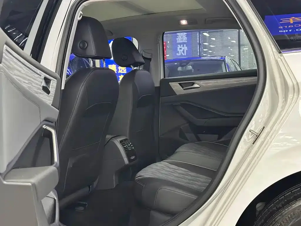 Volkswagen Sagitar 2024 из CN, фото 3