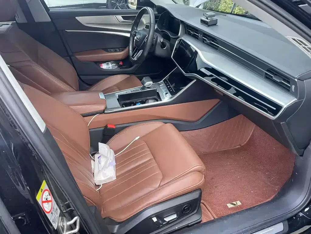 Audi A6L 2023 из CN, фото 4