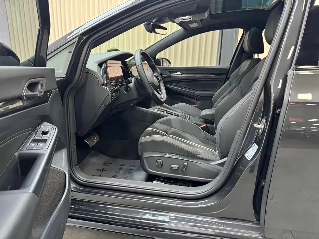 Volkswagen Golf 2021 из CN, фото 3