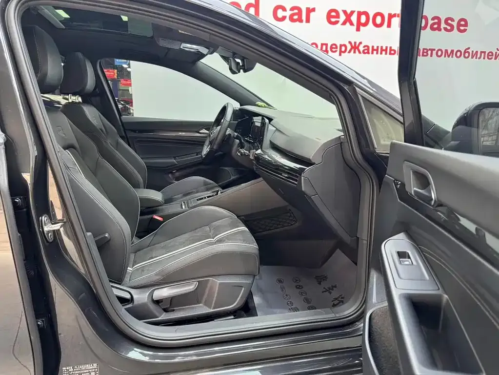 Volkswagen Golf 2021 из CN, фото 4