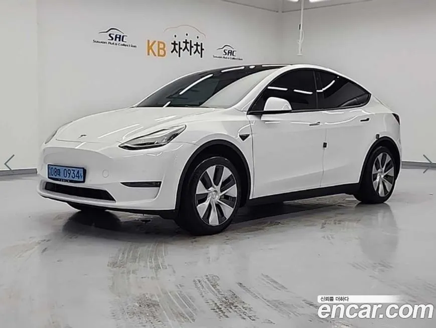 Tesla Model Y Standard Range