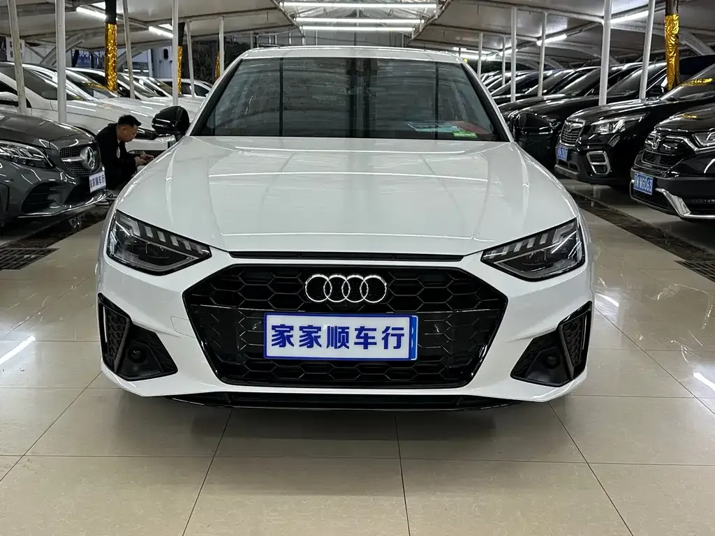 Audi A4L 2023 из CN, фото 6