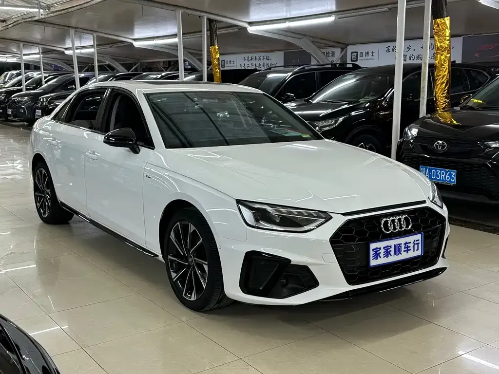 Audi A4L 2023 из CN, фото 2