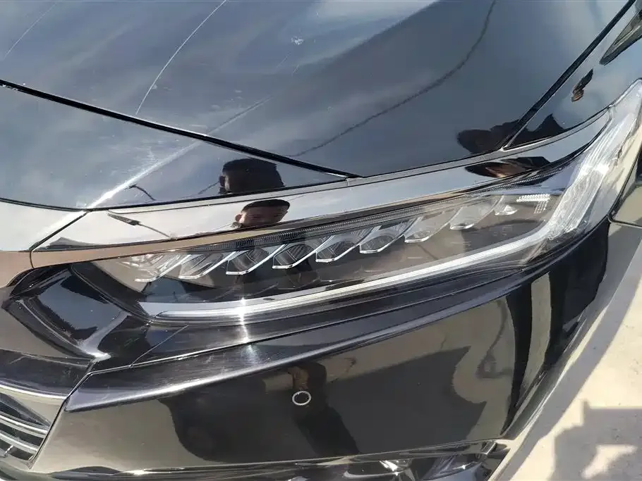 Honda Accord — фото 10